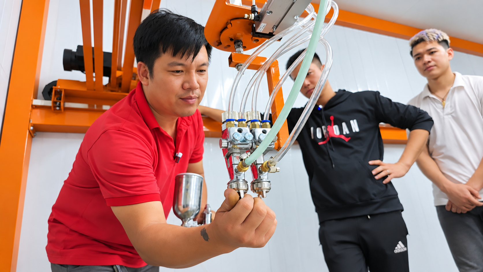 Máy phun sơn tự động SV02 2